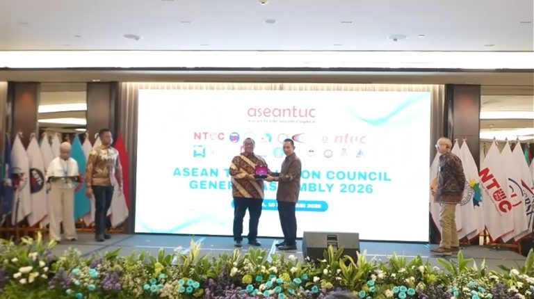 Screenshot_2026-02-14-15-59-21-283_com.whatsapp-edit