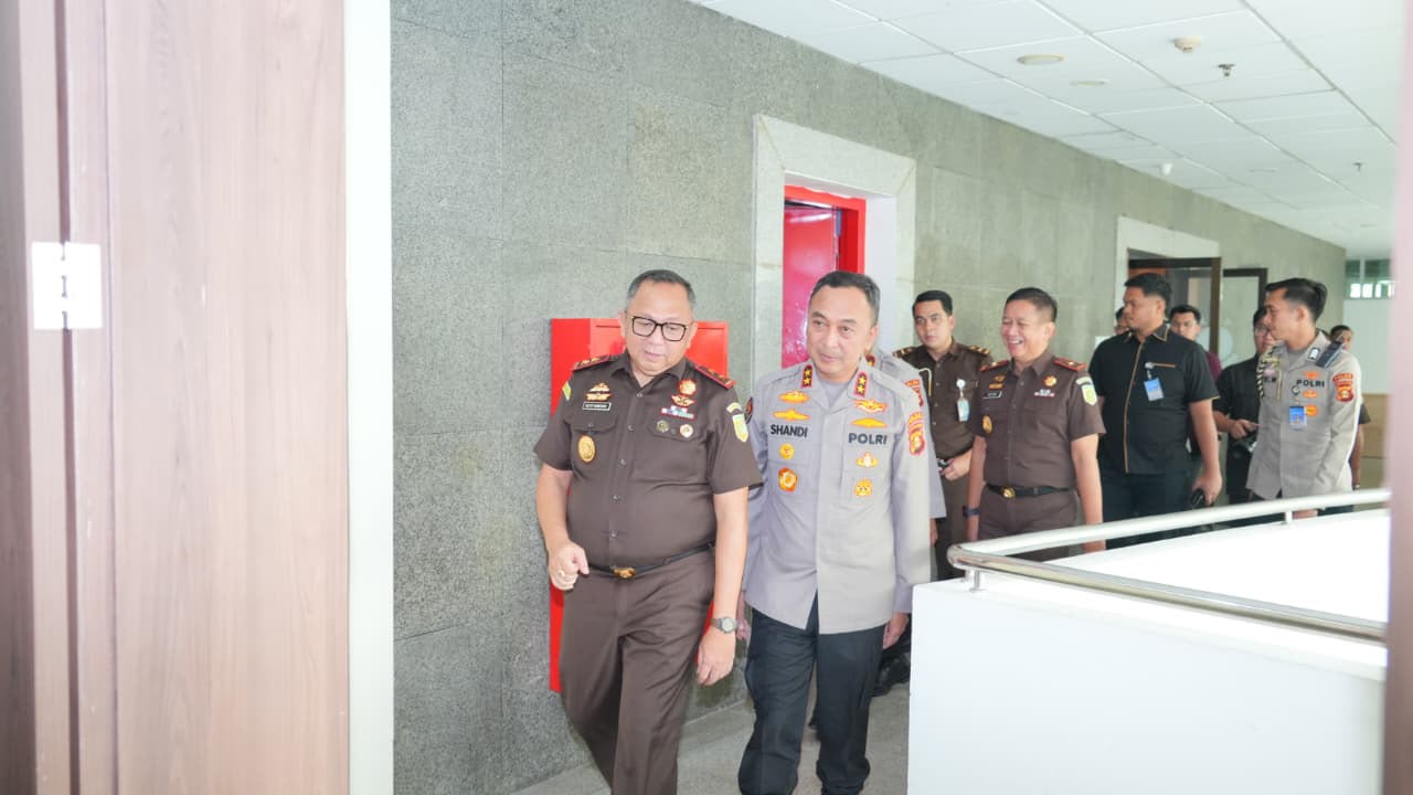 Silaturahmi ke Kejati, Kapolda Sumsel Rapatkan Barisan ‘Nyago Bumi Sriwijaya