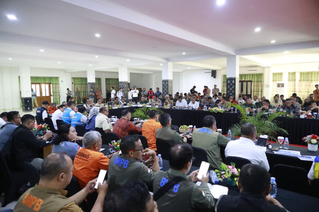 Polri dan Pemerintah Percepat Penanganan Dampak Gempa M 7,7 di Flores
